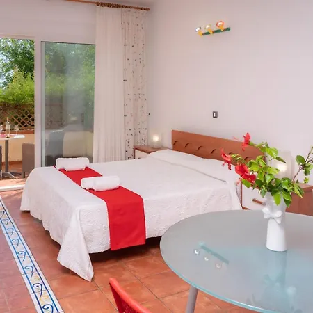 Felix Apartment Mousata