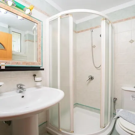 Felix Apartment