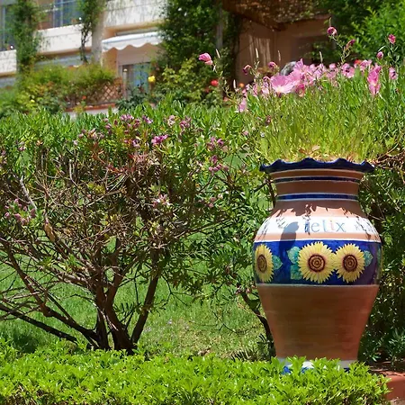 Felix Appartamento Mousata